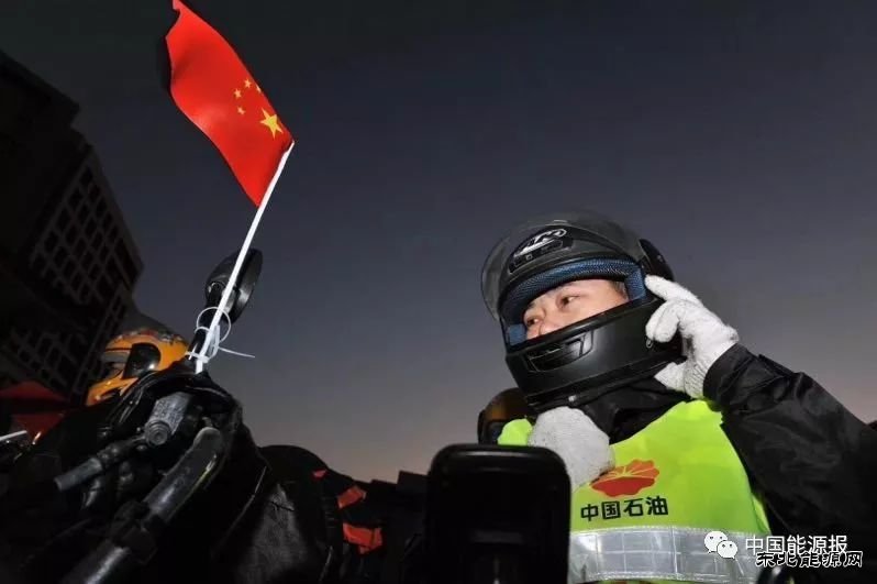 暖心！铁骑返乡，享免费加油、免费快餐、免费姜汤热茶