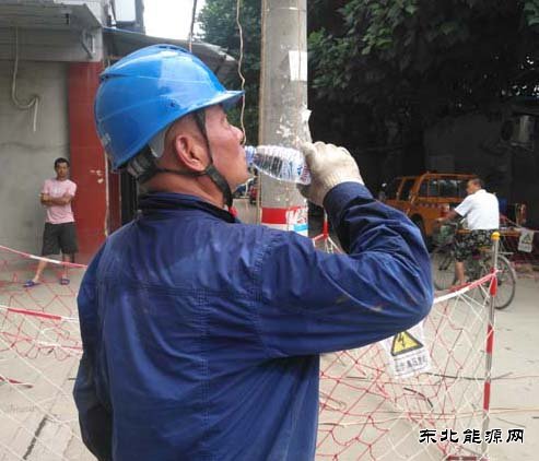 国网四川广汉市供电公司：烈日下抢修  为高考护航