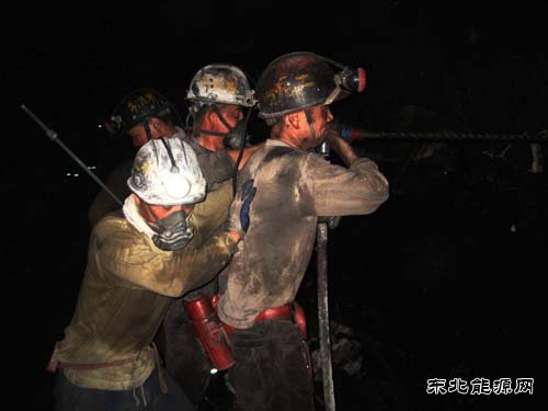 图文：煤矿深处的璀璨星光