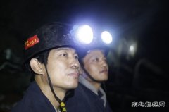 古城煤矿：千米井下的矸石“搬运工”