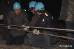 现场新闻 风雪中抢修奋战东迎线