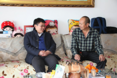 兴凯湖电业局：局领导班子节前到基层单位慰问困难职工