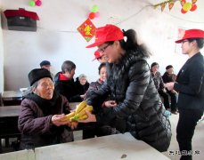 楚源公司：学雷锋尊老爱老在行动