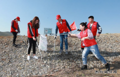 兴凯湖电业局：党员服务队和青年志愿者为美化家园争光添彩