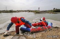 塔里木油田哈得作业区：洪水阻不断巡井路