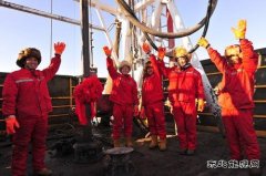 大庆1205、1202钻井队51年后年进尺双双再上10万米