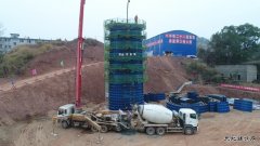 江西：兴泉铁路兴宁4标首根桥墩率先浇筑完工