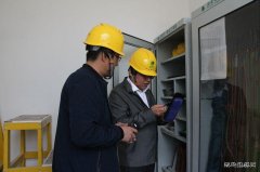 兴凯湖电业局：陈殿军局长以“四不两直”方式到安兴供电检查工作