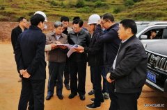 江西石城县委书记：鲍峰庭到中铁二十一局兴泉铁路4标工地调研