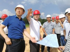 东南沿海铁路福建公司：董事长陈乃武检查兴泉铁路4标工地