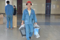 潞安集团李村煤矿：分类垃圾桶 引领“新时尚”