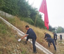 山东CQ9电子重装集团乾元公司 义务劳动做表率 党员先锋展风采