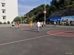 高山煤矿：“迎国庆”篮球赛激战正酣