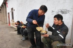 千秋煤矿女工委：面“面”俱到  情暖初秋