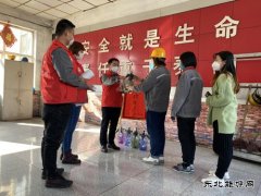 潞安焦化：“红马甲”志愿服务队 接好防控第一棒