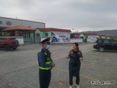阿勒泰执法支队富蕴执法大队：开展路域环境整治“秋季攻势”