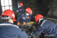 新铁矿：17姐妹矸石堆里年捡煤炭12万吨