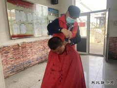 潞安焦化：贴心服务送关怀 志愿理发暖人心