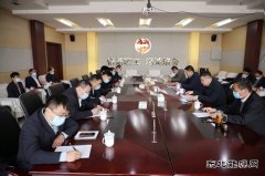 潞宁公司举办劳动模范、杰出青年座谈会