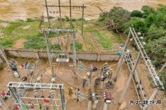 江西婺源：强降雨致1600多户居民断电 供电部门紧急抢修