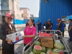 淮北双龙公司：送清凉不断线 让职工清凉在身 安全在心