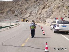 富蕴执法大队：节日我在岗 排隐患保畅通