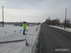 富蕴执法大队：多措并举战寒潮 确保道路安全畅通