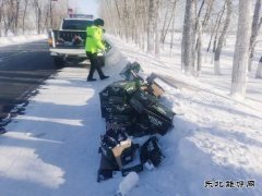 哈巴河执法大队：及时清除路面杂物保障群众出行安全