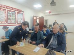 法律法规进社区 公路安全入民心