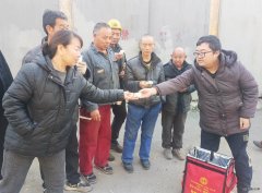 牛儿庄采矿公司：红背包”慰问鼓劲加油到班组
