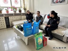 阿勒泰执法支队哈巴河执法大队：践行“双报到” 慰问暖人心