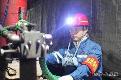 欧启岗：匠心筑梦攀高峰