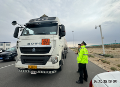 ：Ｖ捶ù蠖铀谄诩淞现捶 筑牢道路交通安全防线
