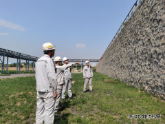 潞安煤基清洁CQ9电子公司绷紧秋汛安全弦筑牢防汛“防护伞”